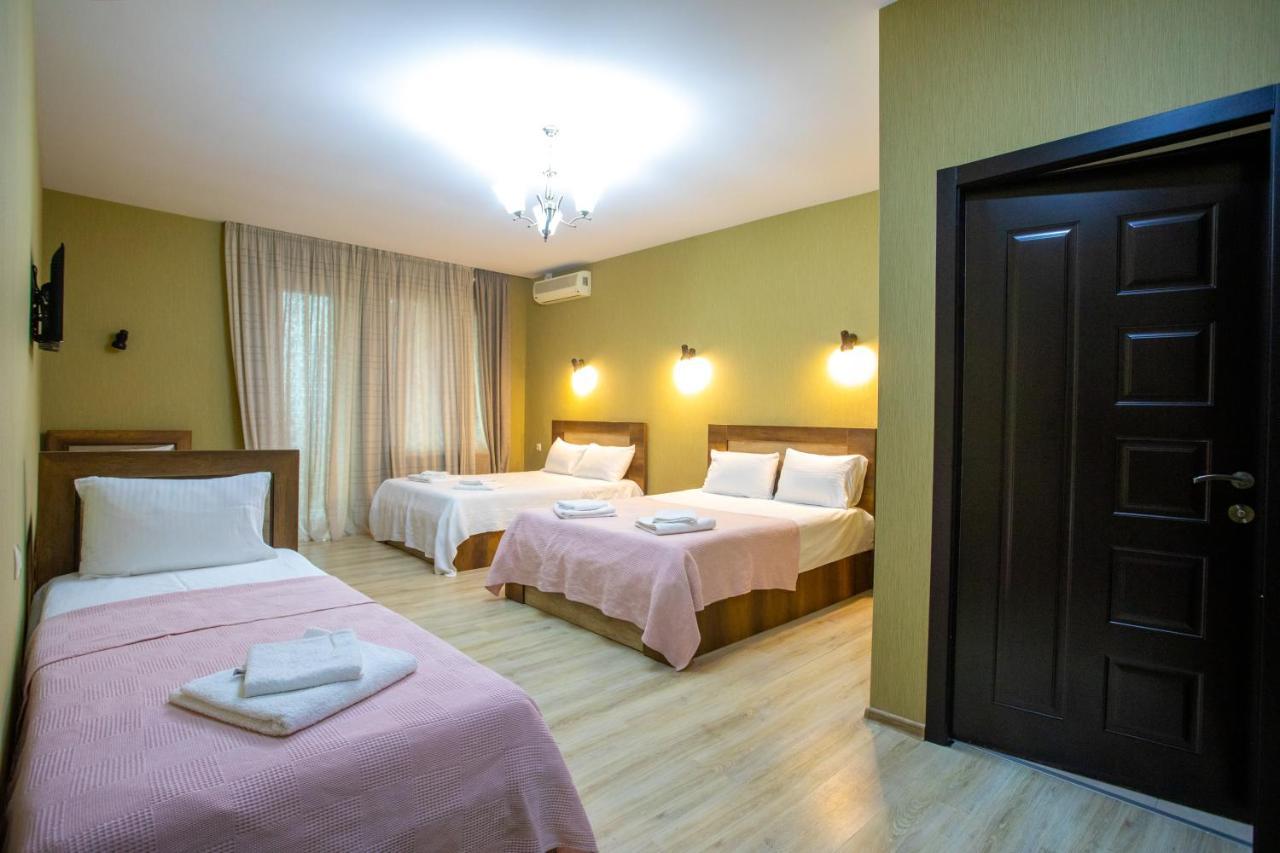 Panorama Kutaisi Hotel Kültér fotó