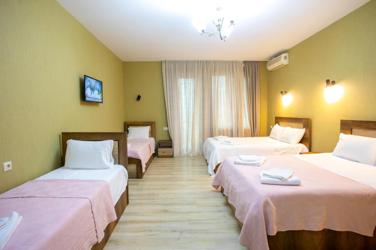 Panorama Kutaisi Hotel Kültér fotó