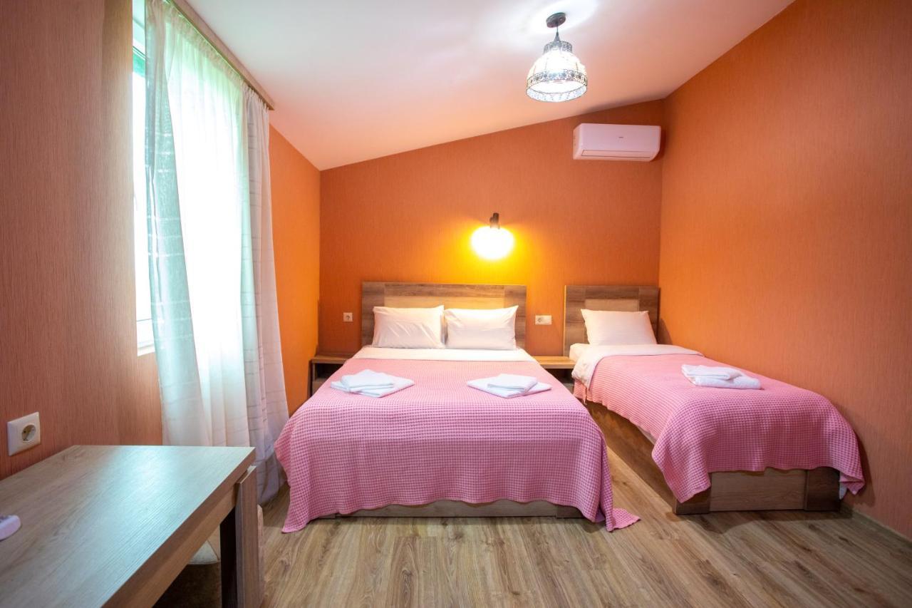Panorama Kutaisi Hotel Kültér fotó
