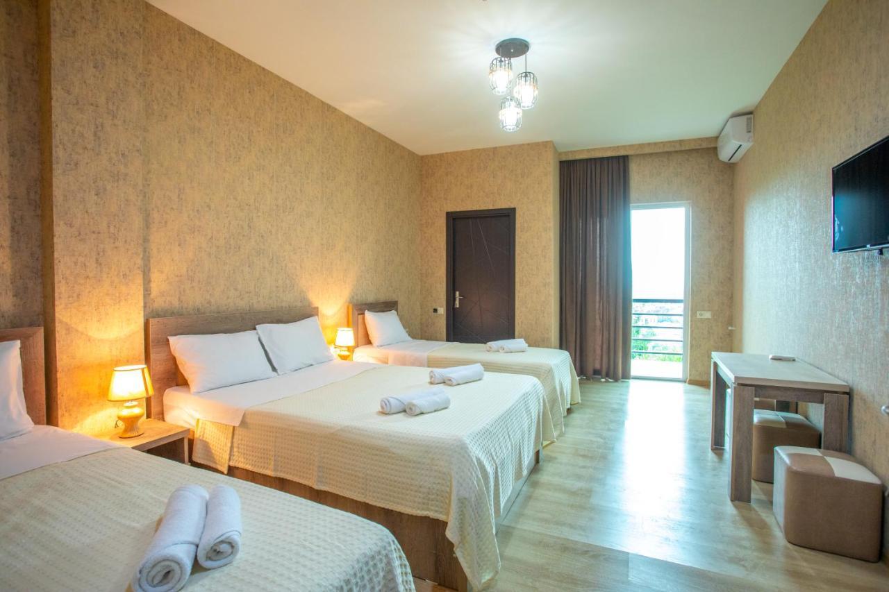 Panorama Kutaisi Hotel Kültér fotó