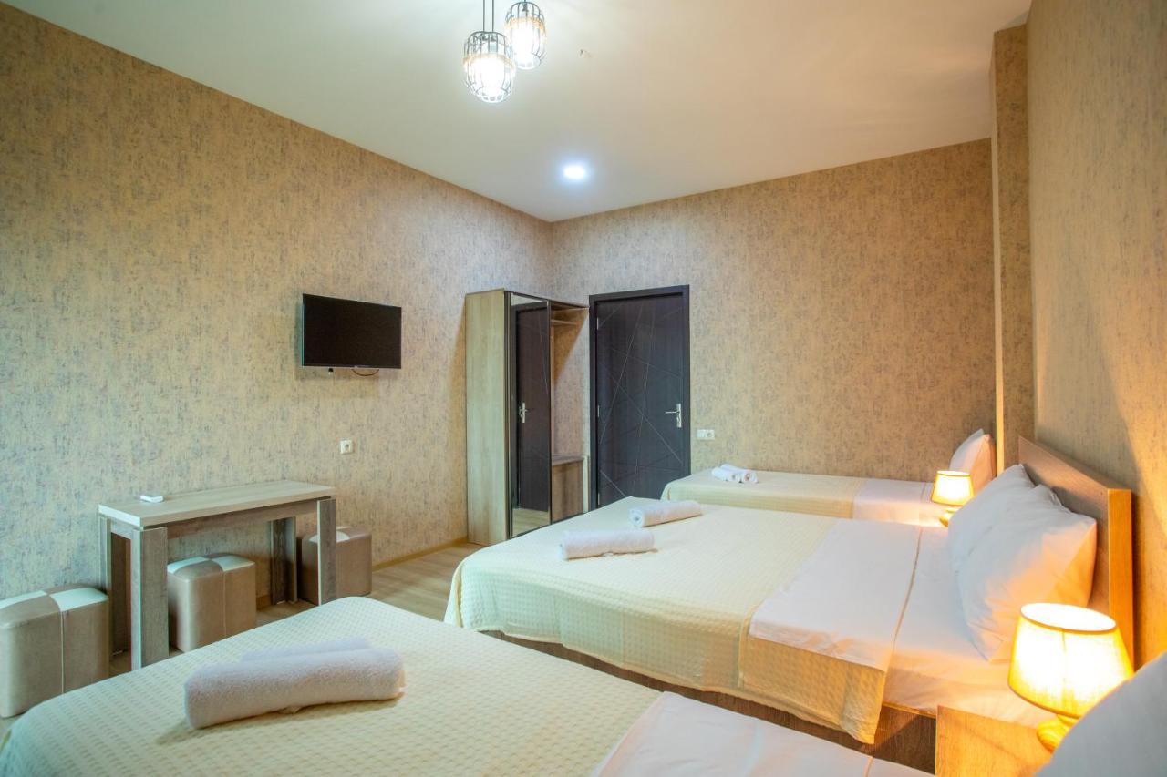 Panorama Kutaisi Hotel Kültér fotó