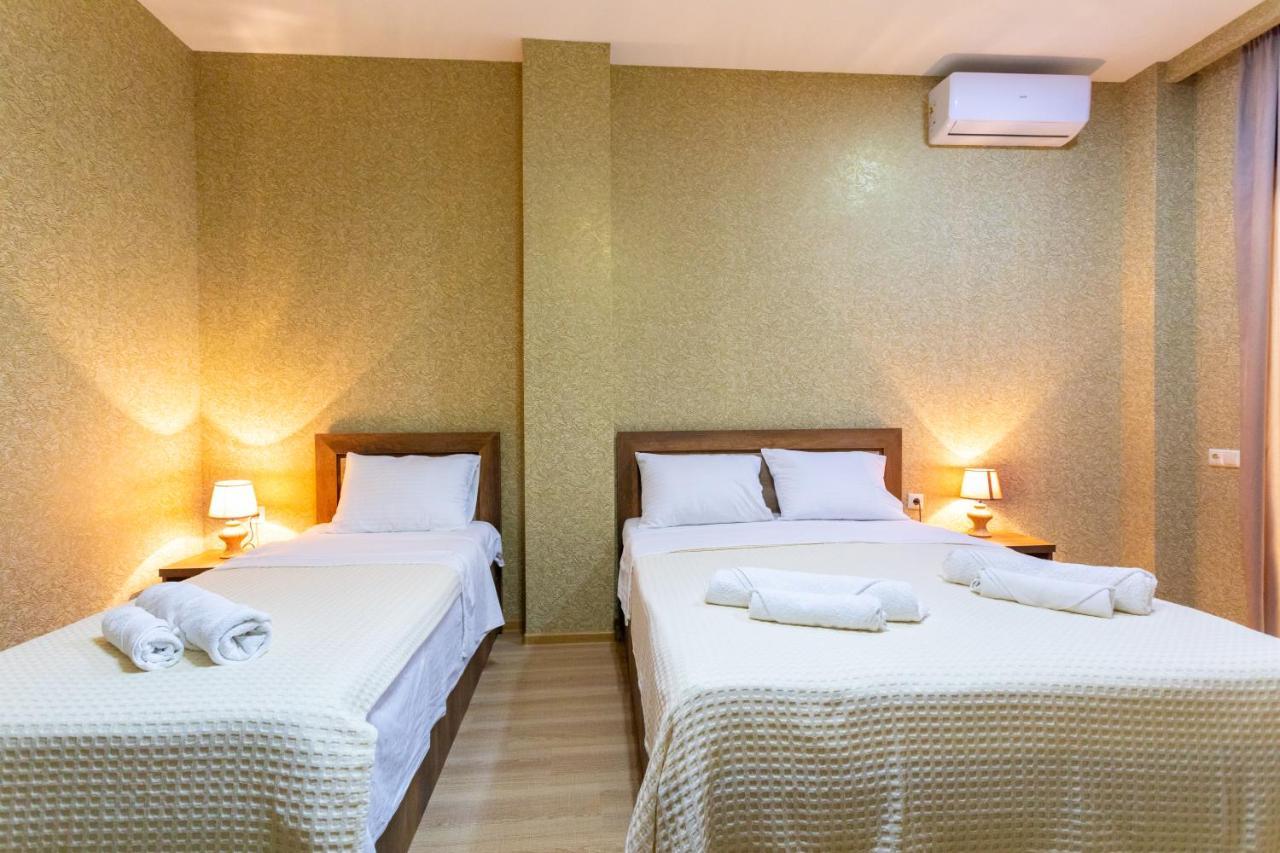 Panorama Kutaisi Hotel Kültér fotó